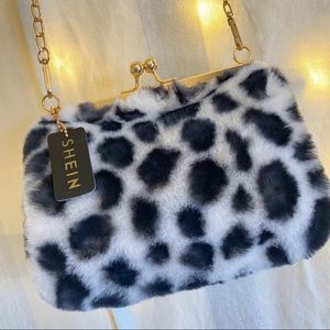 🍓SHEIN Faux Fur Cross Body Bag